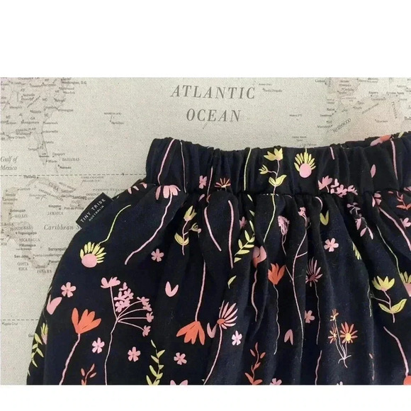 Tiny Tribe Black & Floral Twirl Skirt
Size 3T - Picture 3 of 3